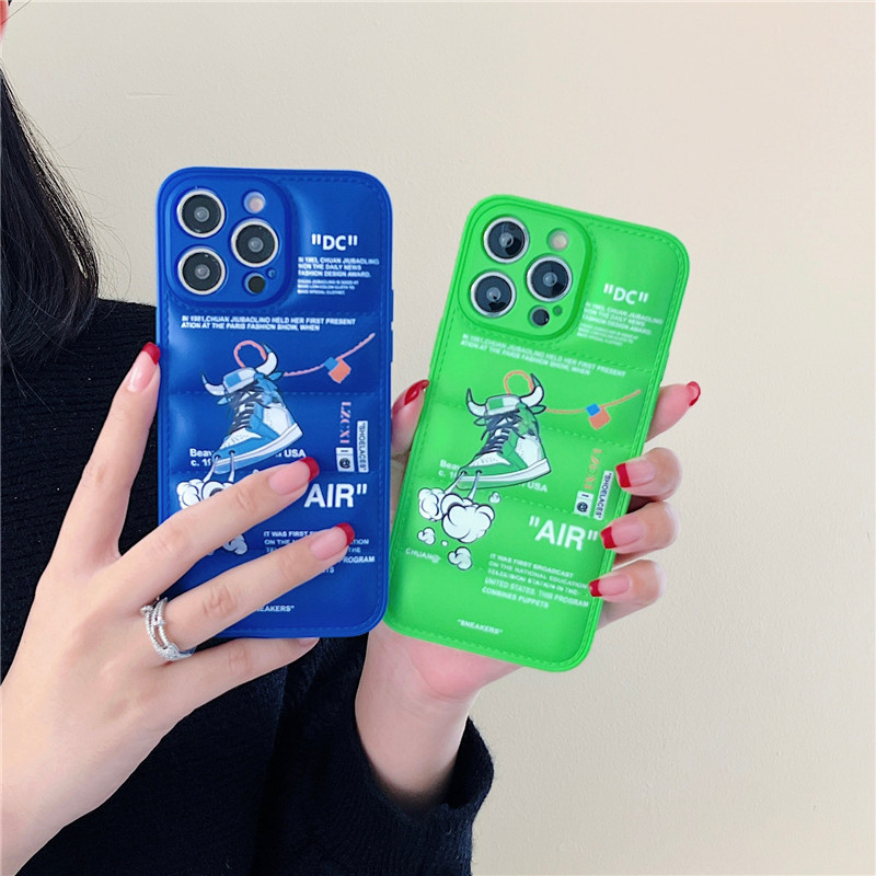 Coque de téléphone en duvet po - Sneaker Case avis et prix