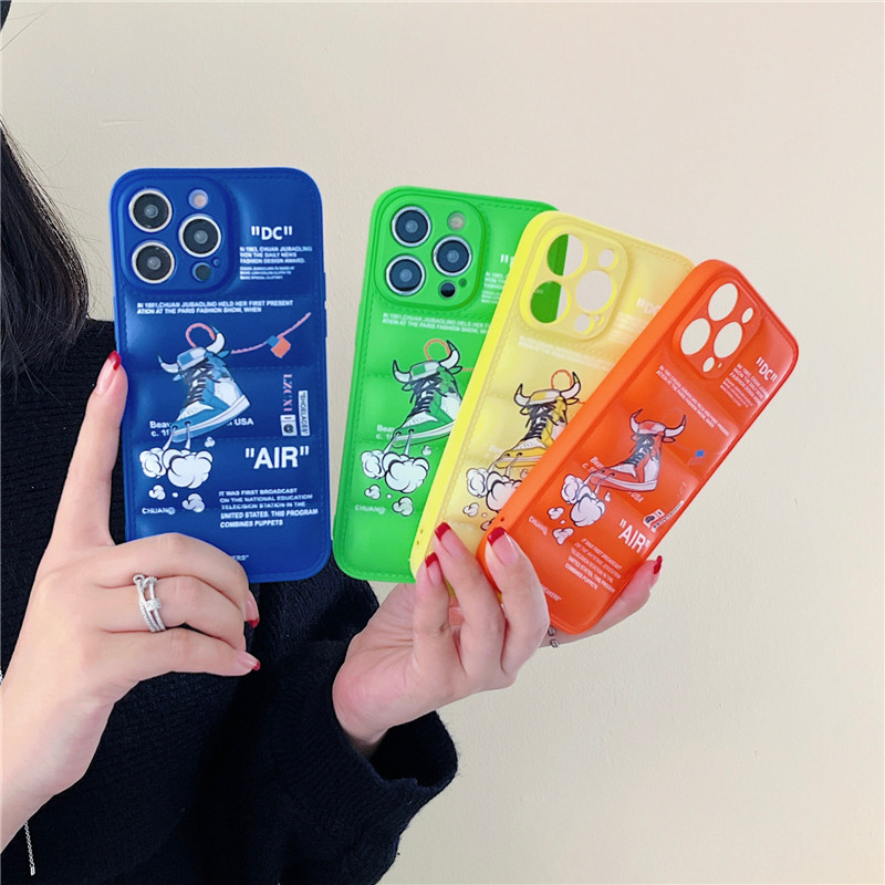 Coque de téléphone en duvet po - Sneaker Case avis et prix